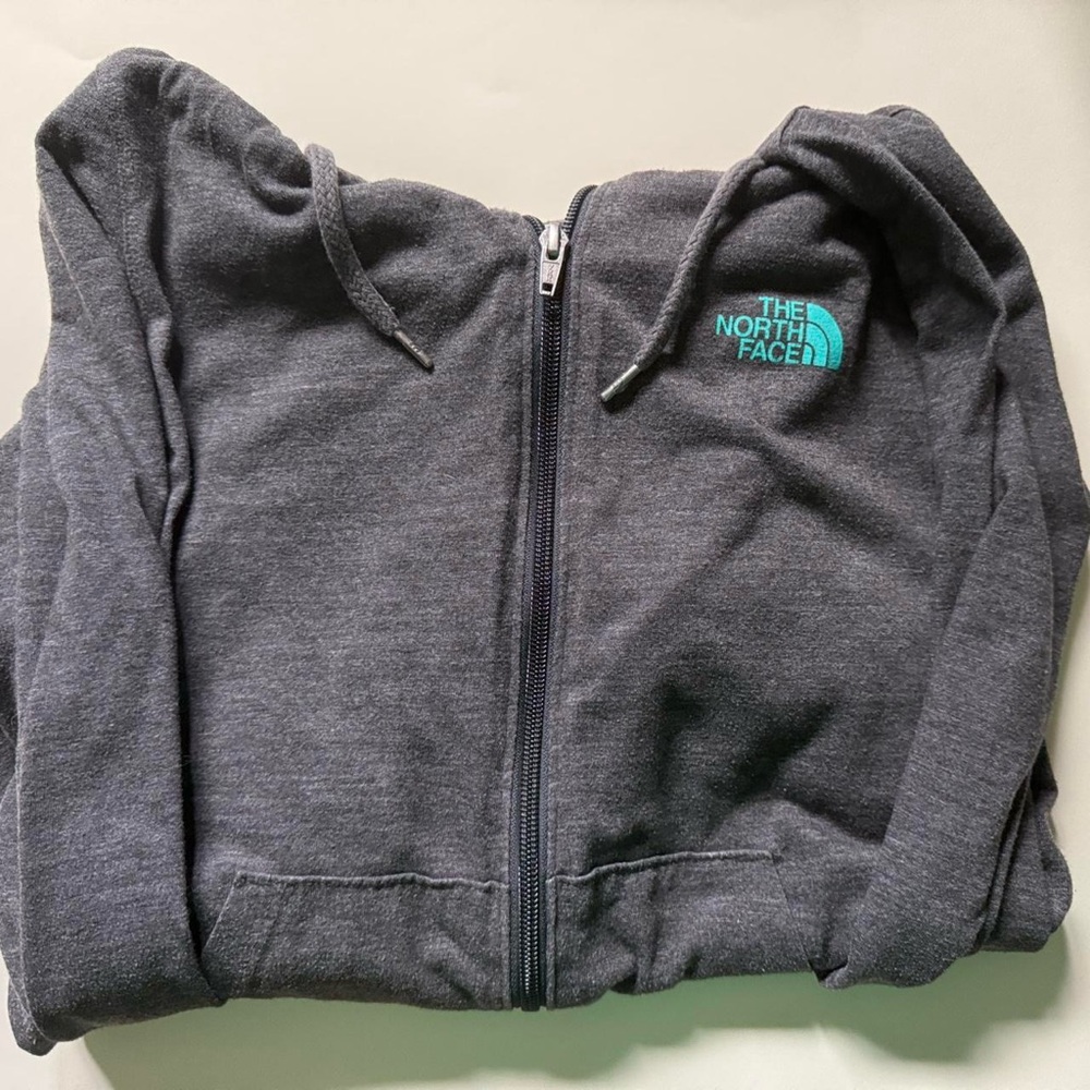 North face Zip-Up 🌀